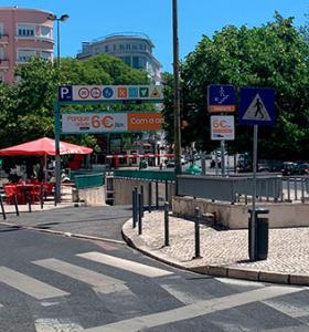 Lisboa. Campolide autoriza condutores a estacionar carros no